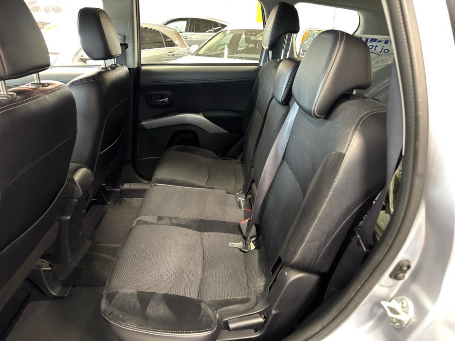 MITSUBISHI Outlander 2012