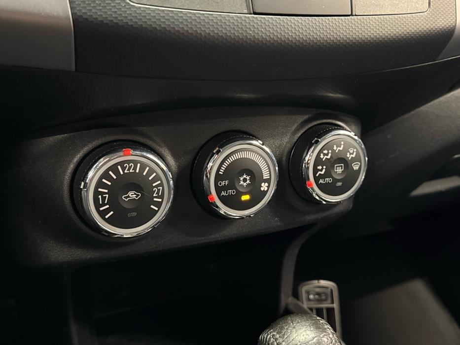 MITSUBISHI Outlander 2012