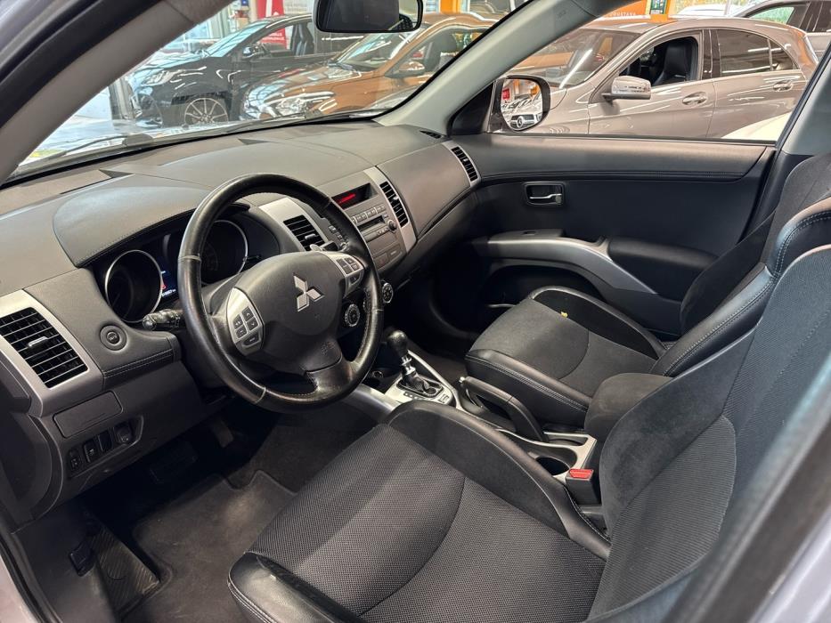 MITSUBISHI Outlander 2012