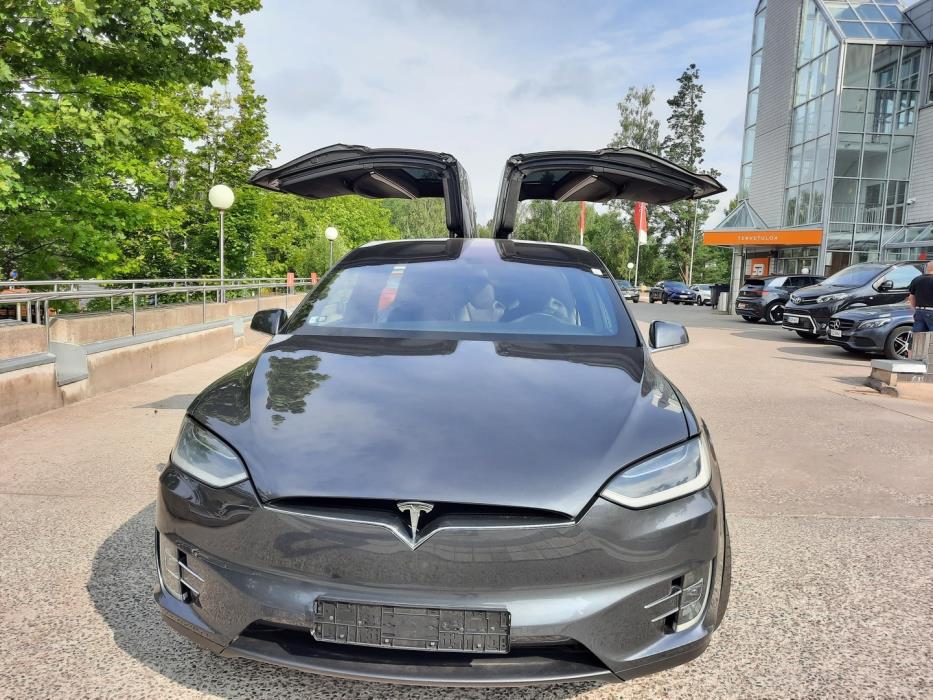 TESLA Model X 2017