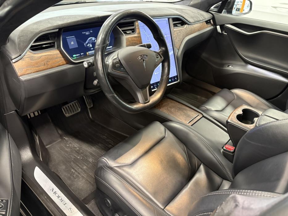 TESLA Model S 2019