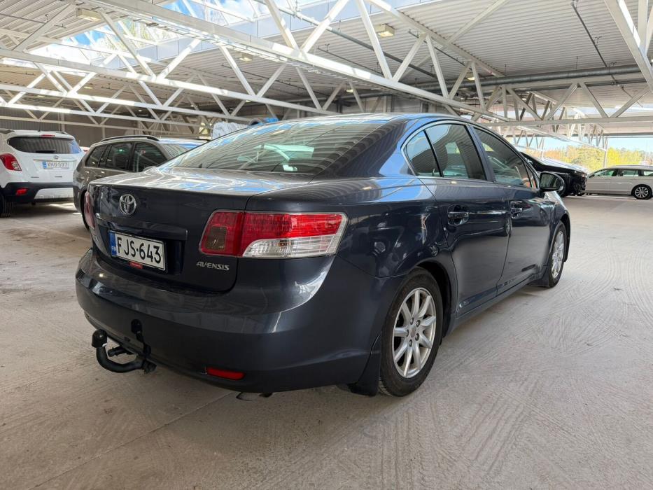TOYOTA Avensis 2010