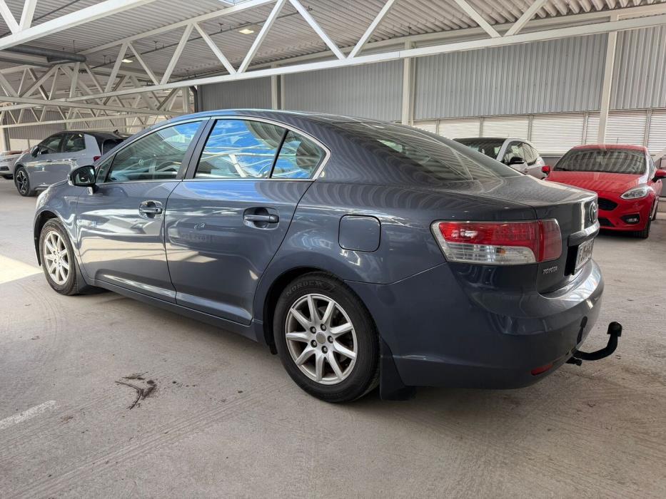 TOYOTA Avensis 2010