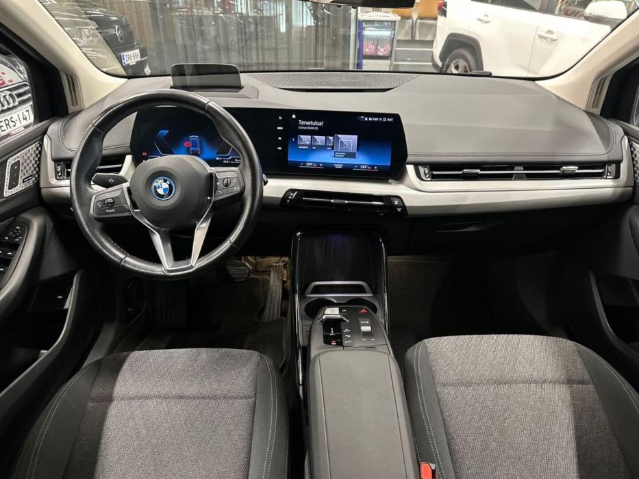 BMW 225 2023