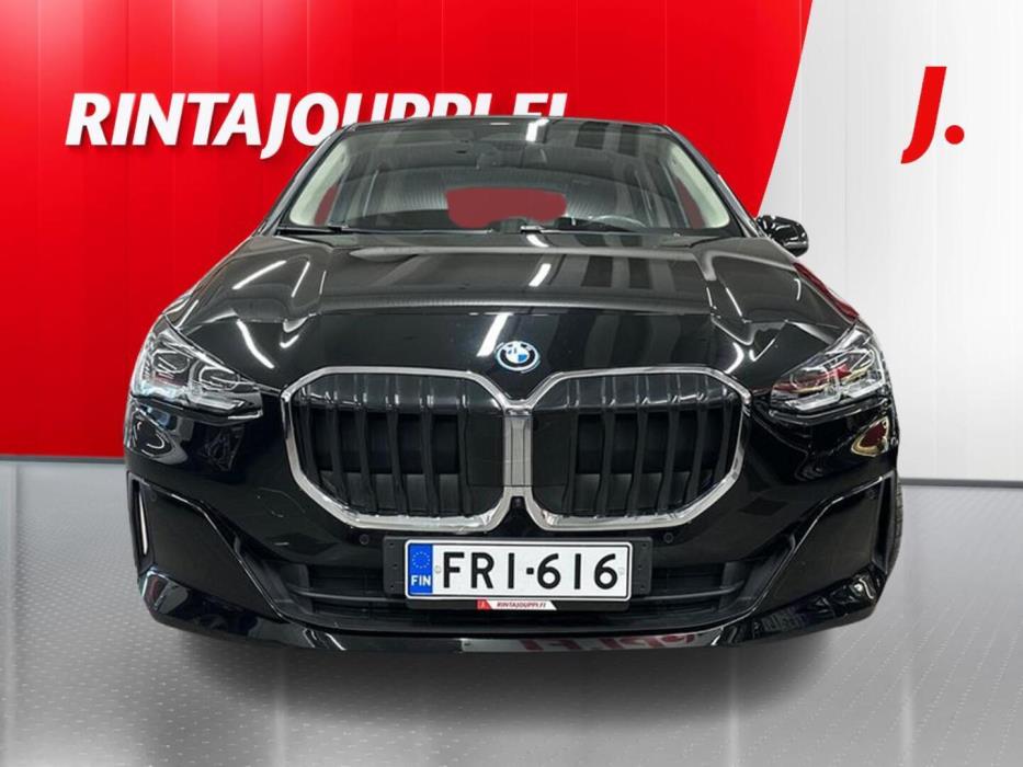 BMW 225 2023