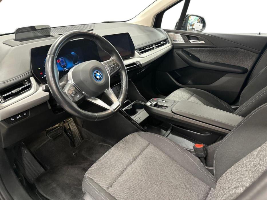 BMW 225 2023