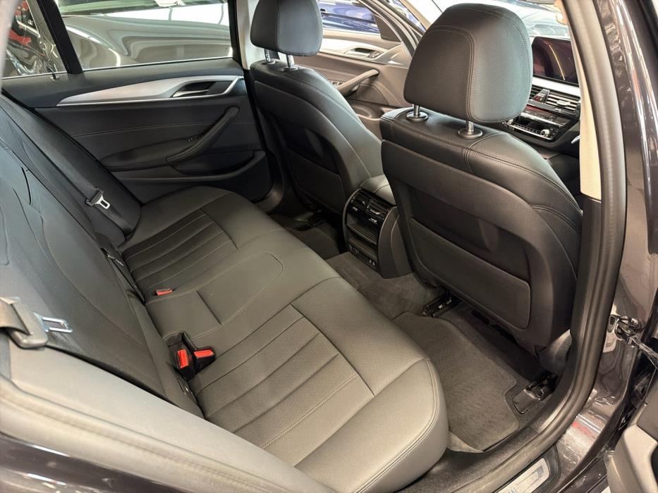 BMW 530 2021
