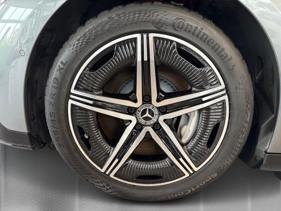 MERCEDES-BENZ EQE 2023