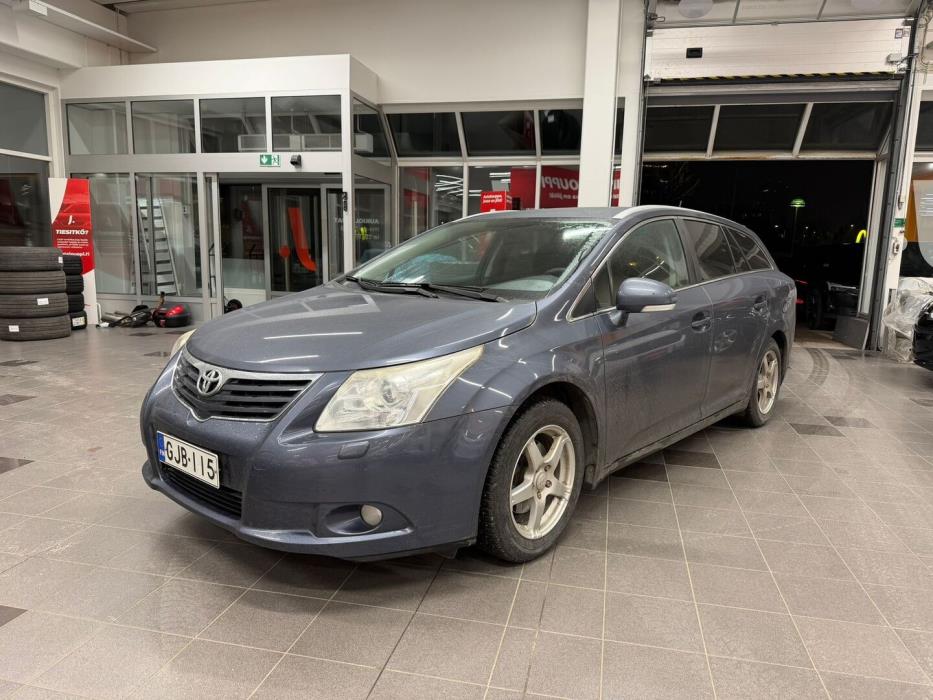 TOYOTA Avensis 2010