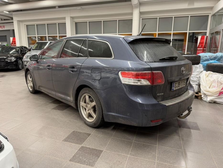 TOYOTA Avensis 2010