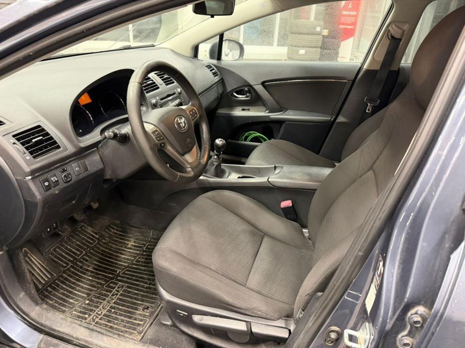 TOYOTA Avensis 2010