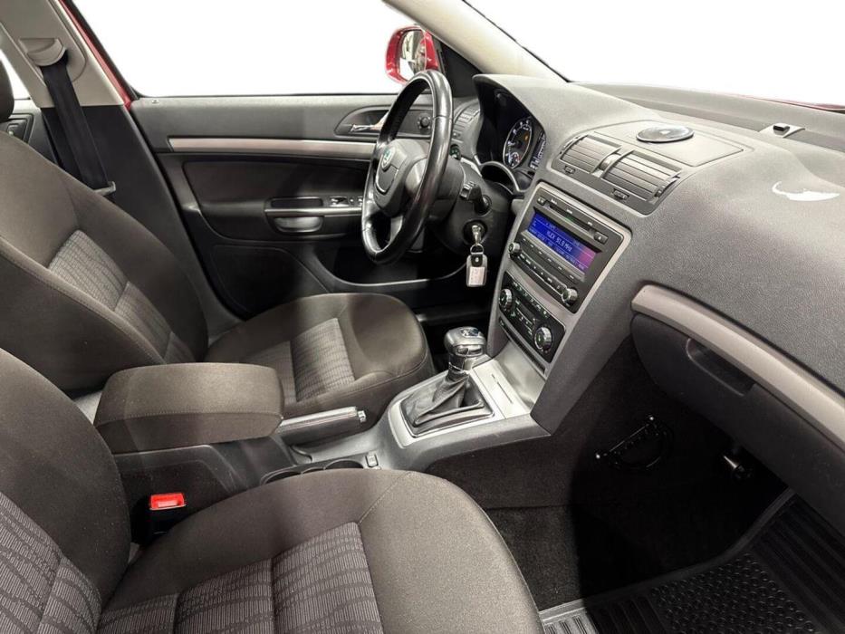 SKODA Octavia 2011
