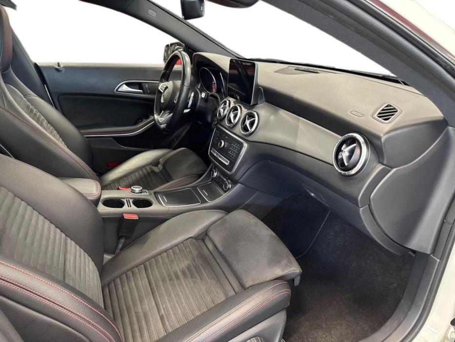 MERCEDES-BENZ CLA 2016
