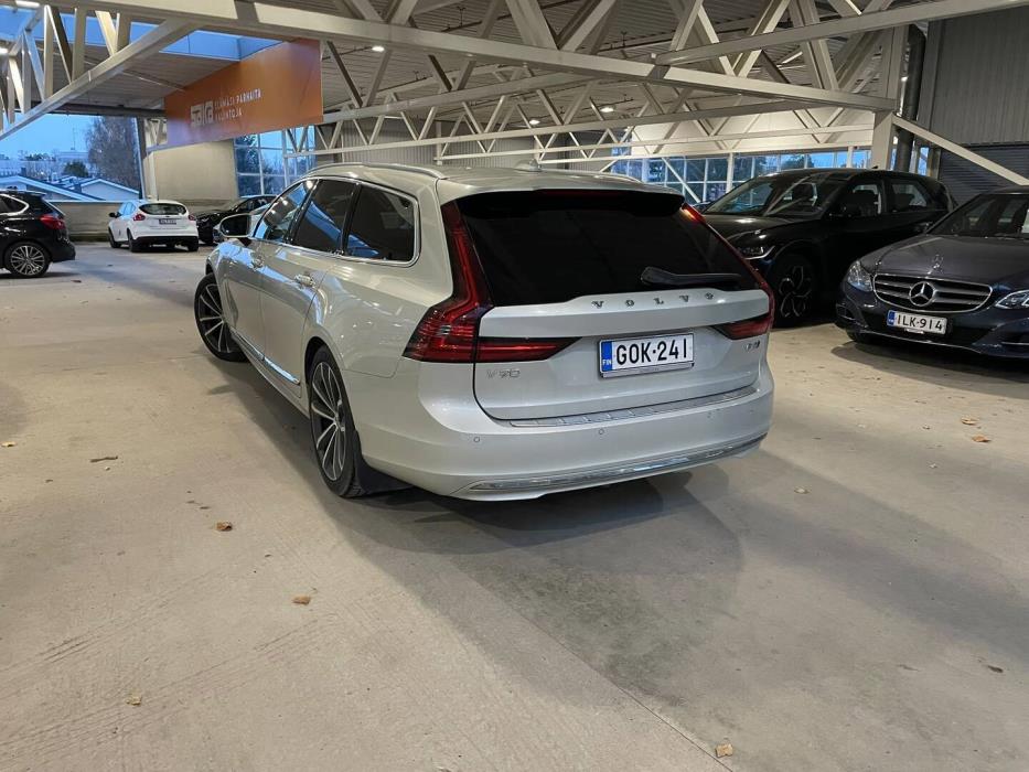 VOLVO V90 2020
