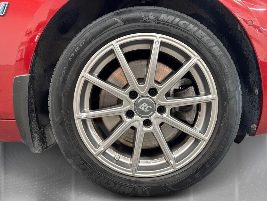 BMW 225 2019