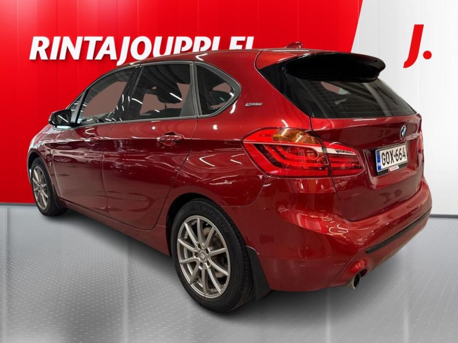 BMW 225 2019
