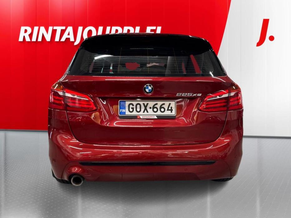 BMW 225 2019