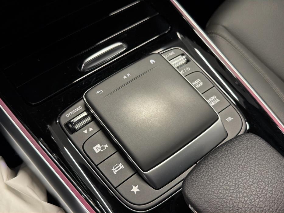 MERCEDES-BENZ EQB 2022