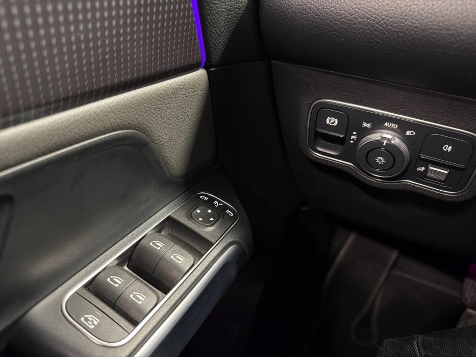 MERCEDES-BENZ EQB 2022