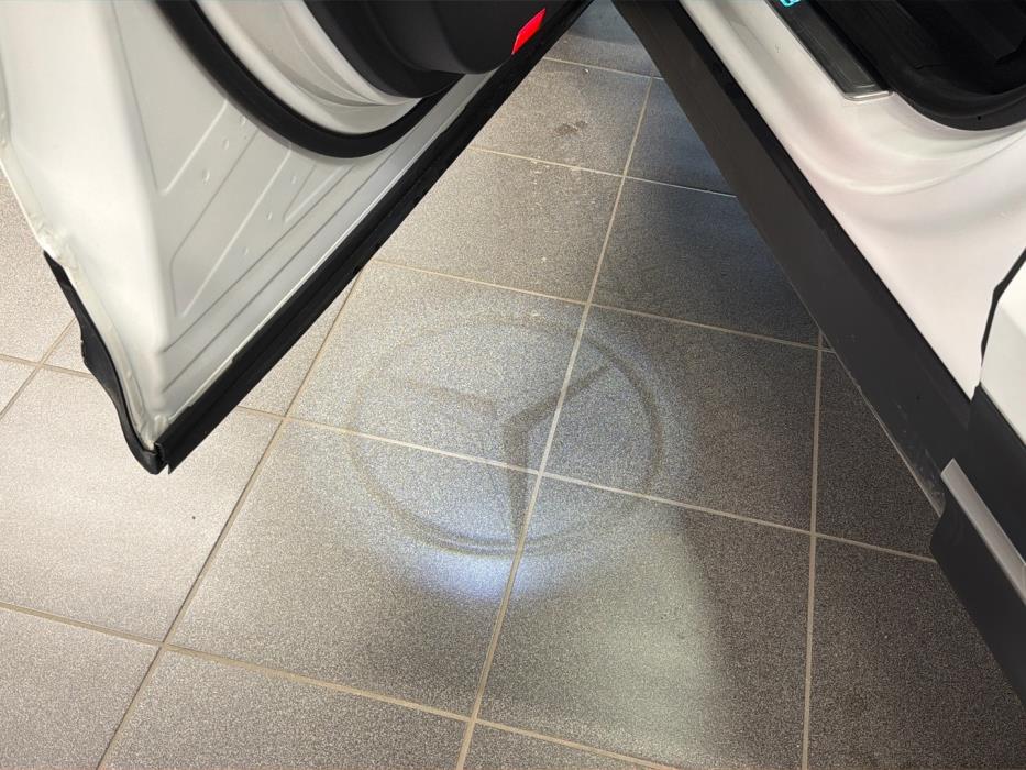 MERCEDES-BENZ EQB 2022