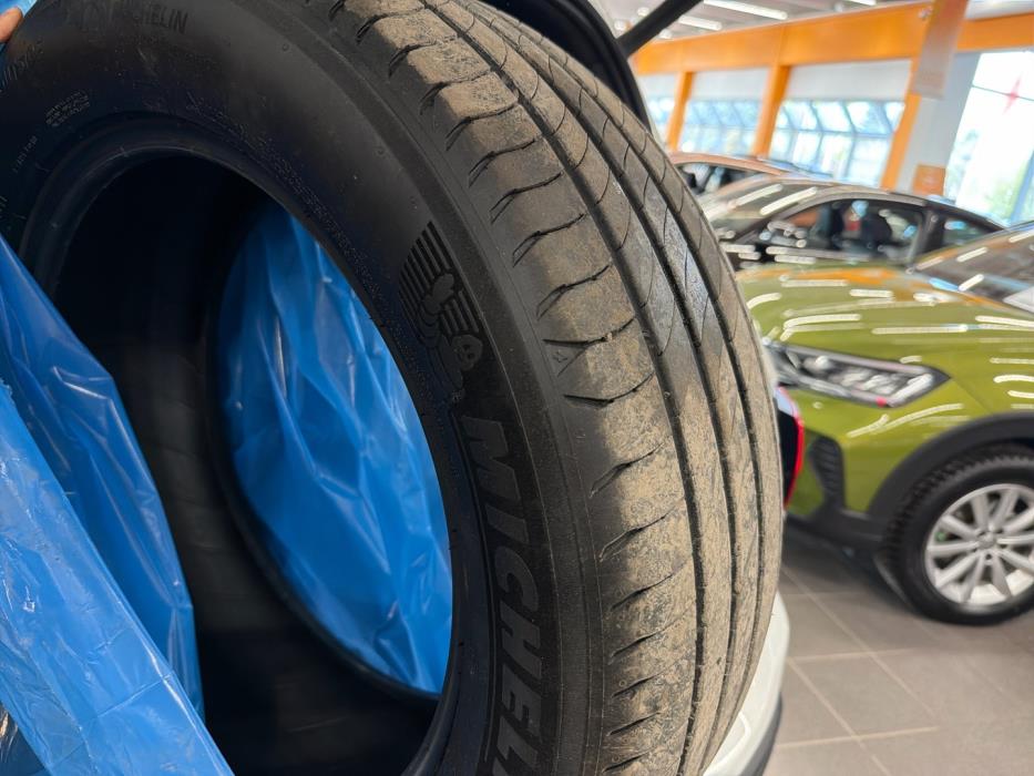 MERCEDES-BENZ EQB 2022