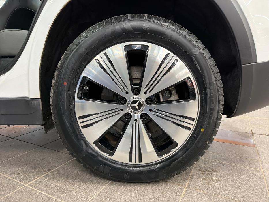 MERCEDES-BENZ EQB 2022