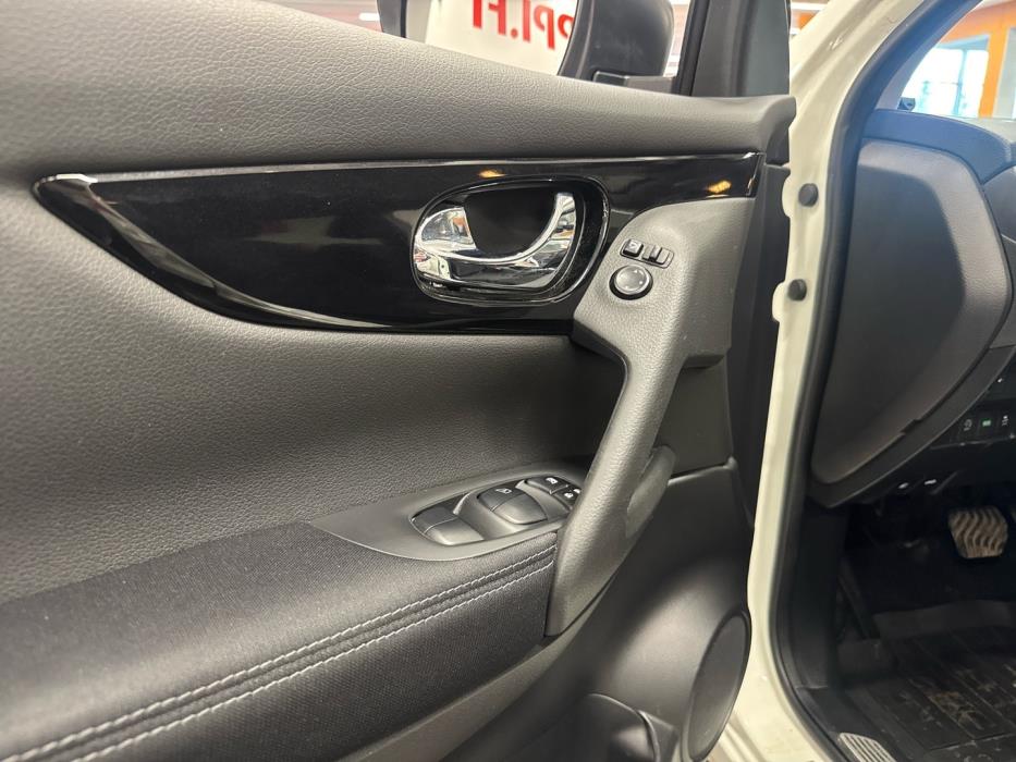 NISSAN Qashqai 2017