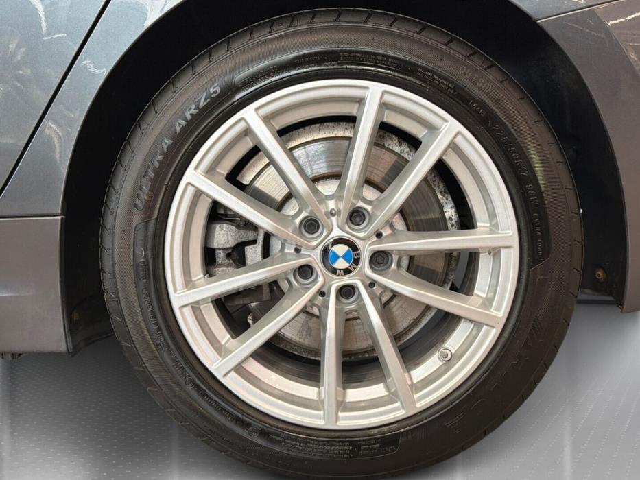 BMW 330 2022