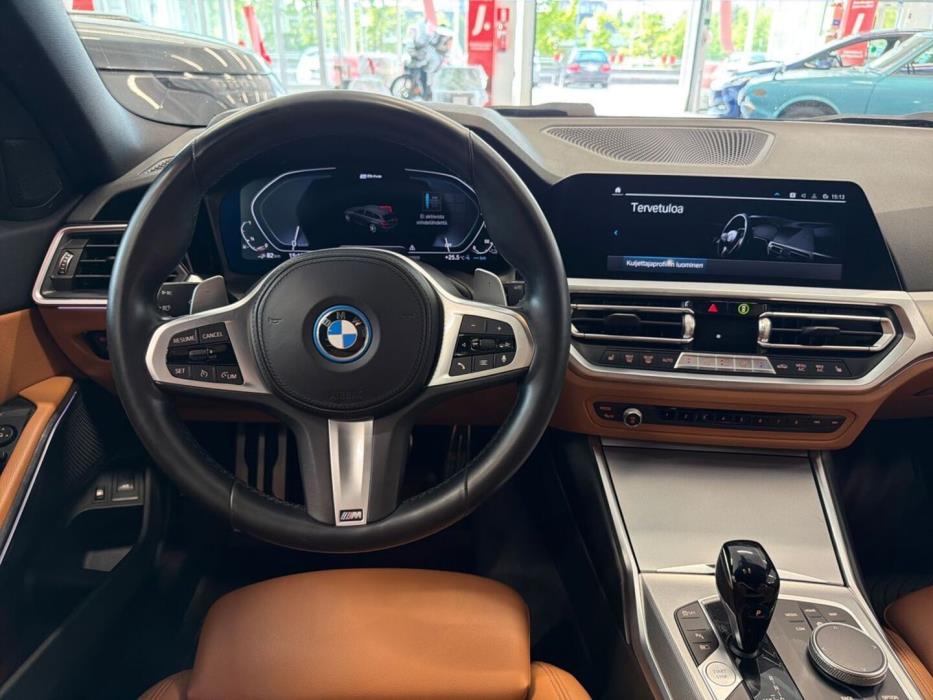 BMW 330 2022