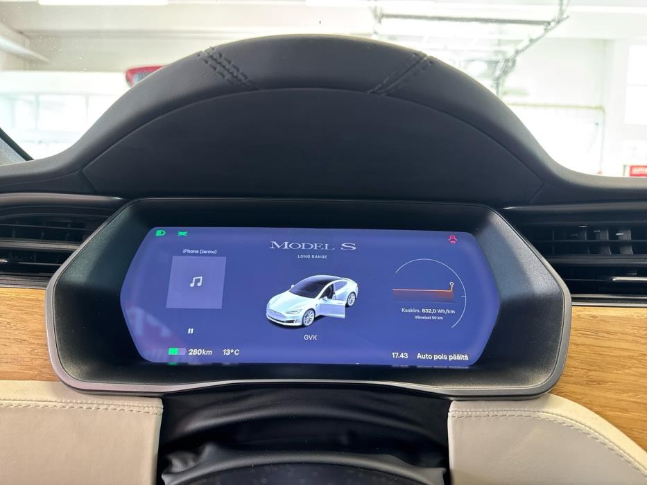 TESLA Model S 2020