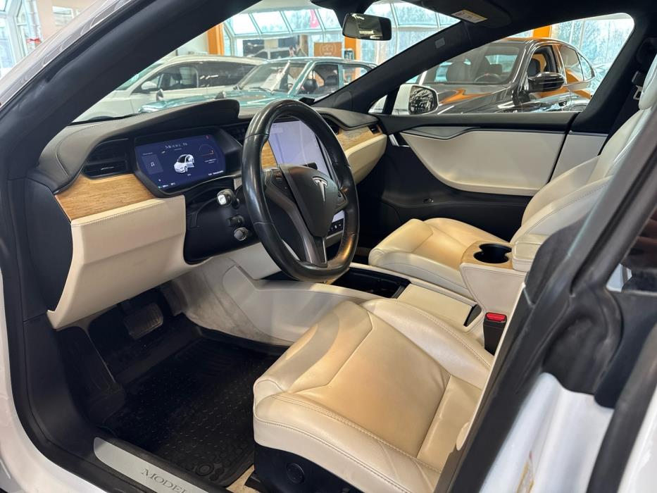 TESLA Model S 2020