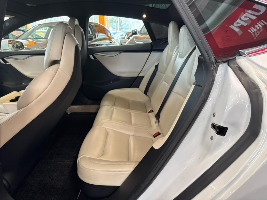 TESLA Model S 2020