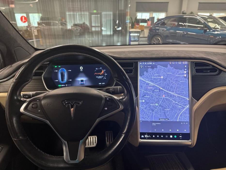TESLA Model X 2016