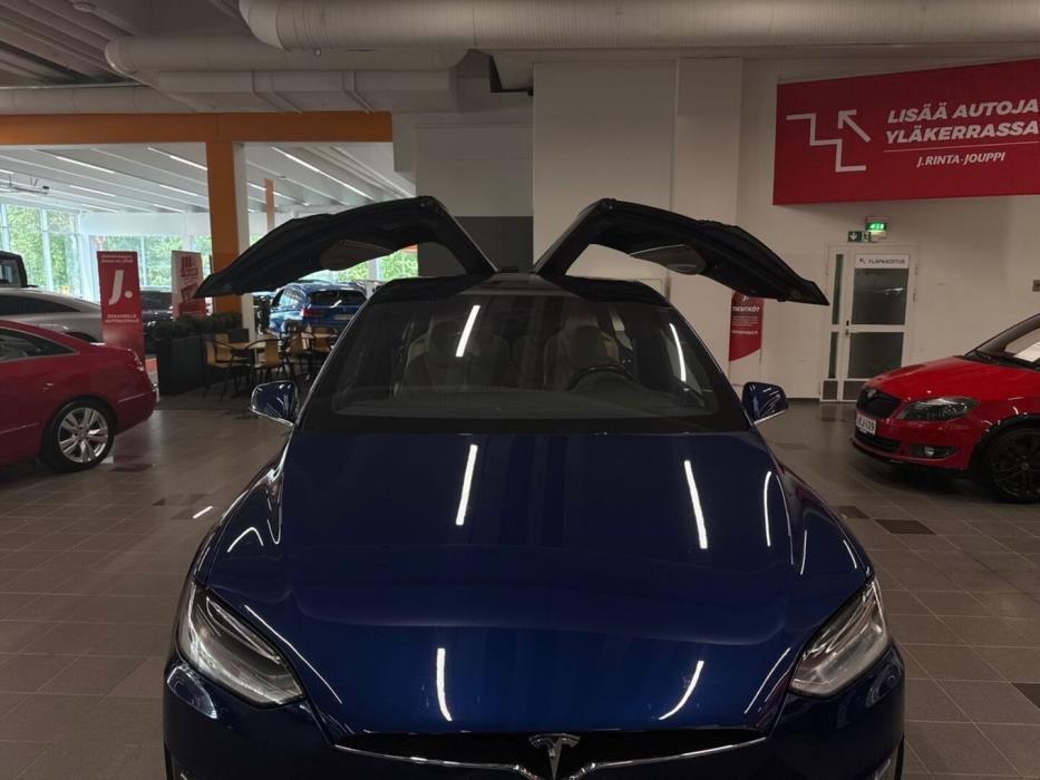 TESLA Model X 2016