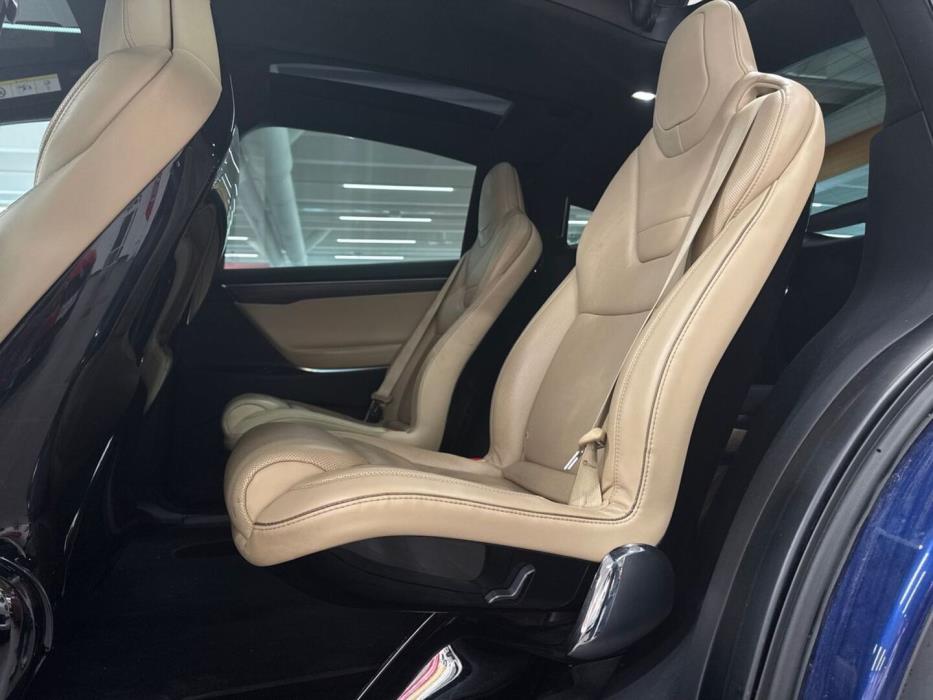 TESLA Model X 2016