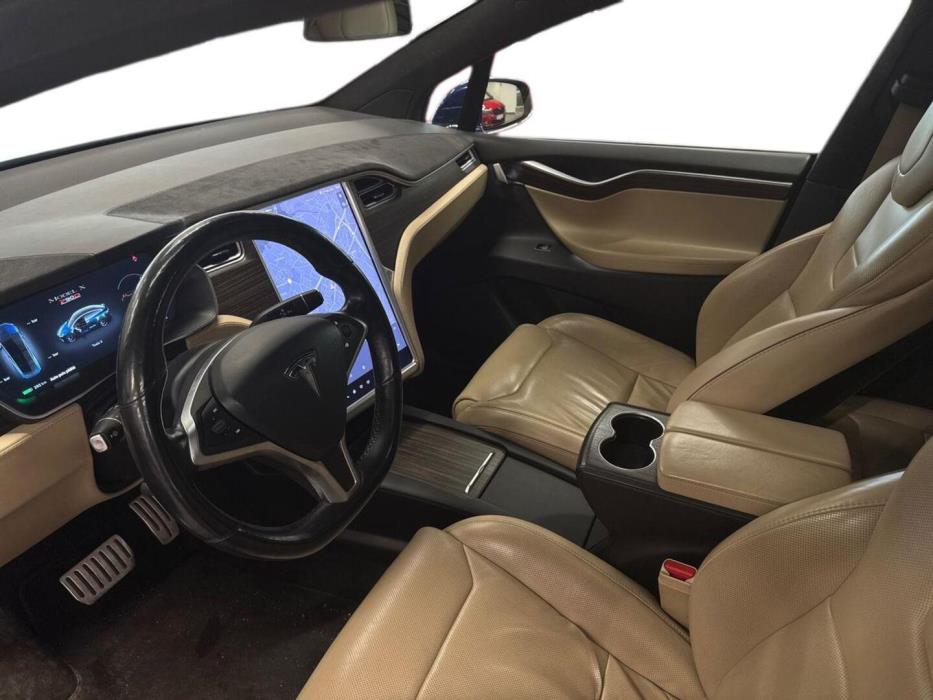TESLA Model X 2016