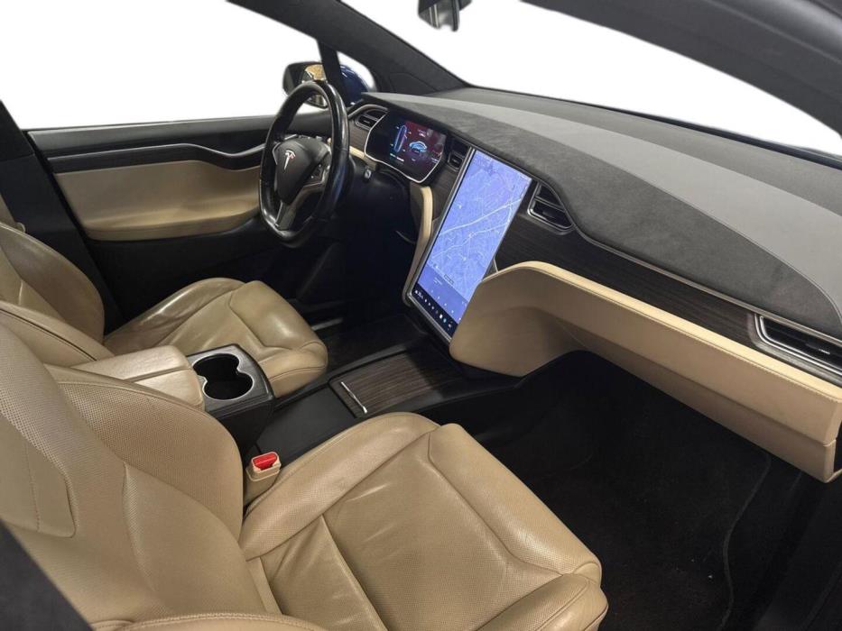 TESLA Model X 2016