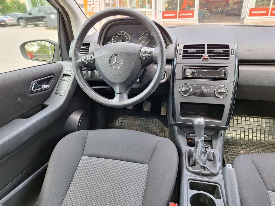 MERCEDES-BENZ A 2005