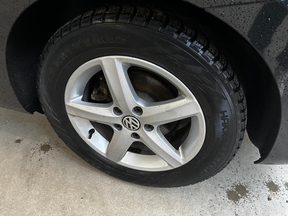 VOLKSWAGEN Touran 2016