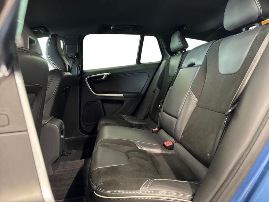 VOLVO V60 2017
