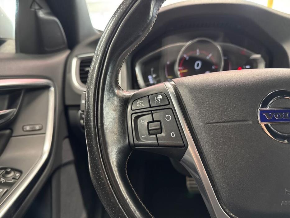 VOLVO V60 2017