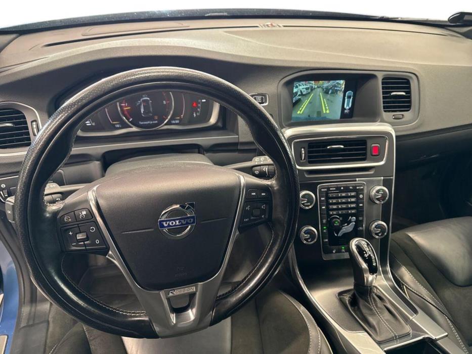 VOLVO V60 2017