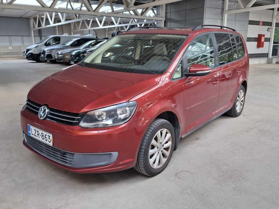 VOLKSWAGEN Touran 2011