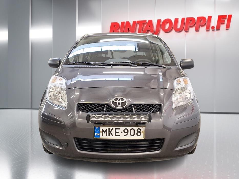 TOYOTA Yaris 2010