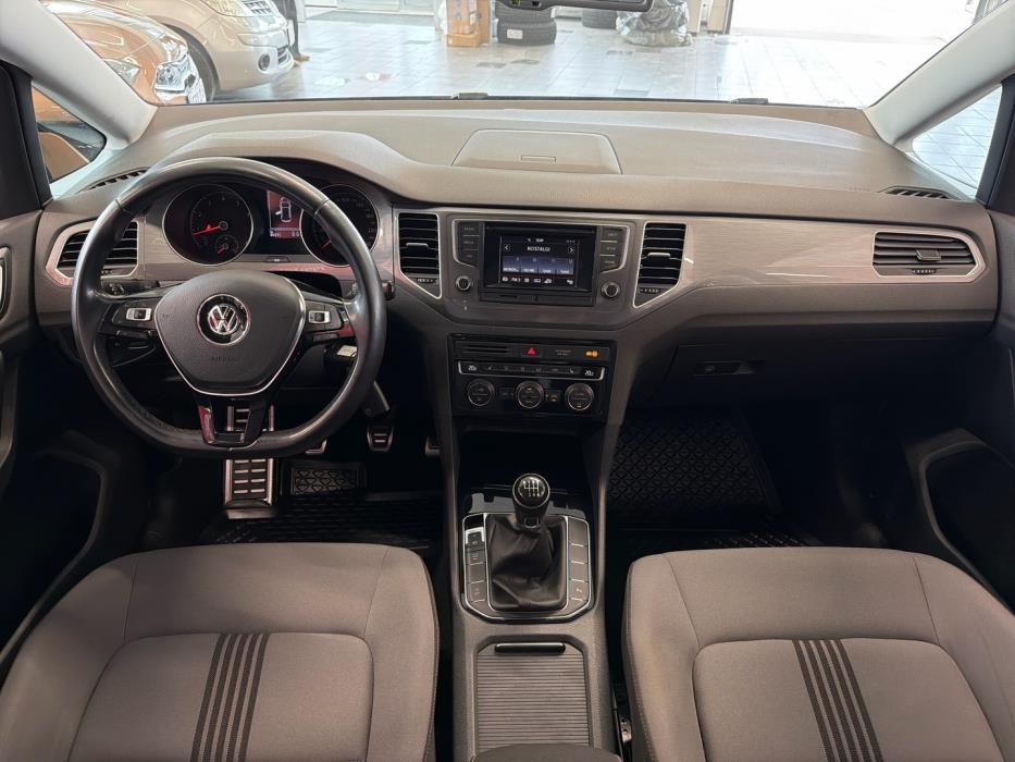 VOLKSWAGEN Golf Sportsvan 2016