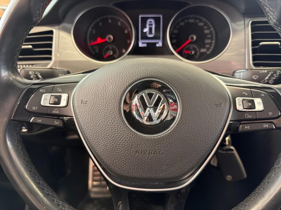 VOLKSWAGEN Golf Sportsvan 2016