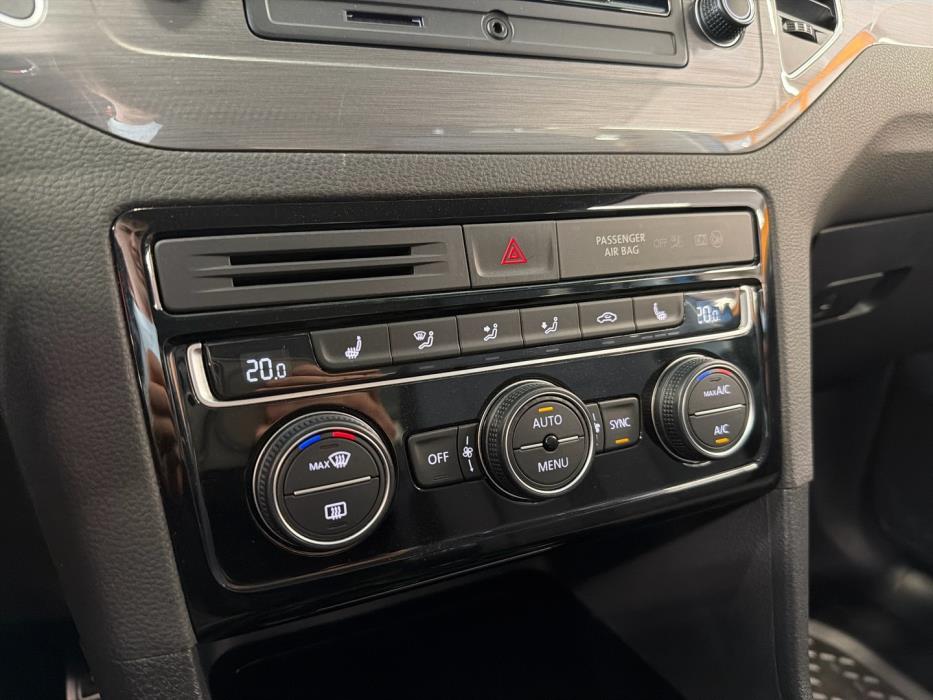 VOLKSWAGEN Golf Sportsvan 2016