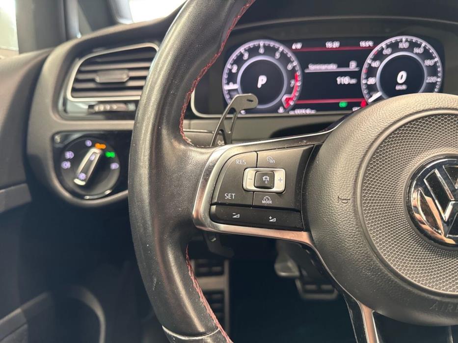 VOLKSWAGEN Golf 2018