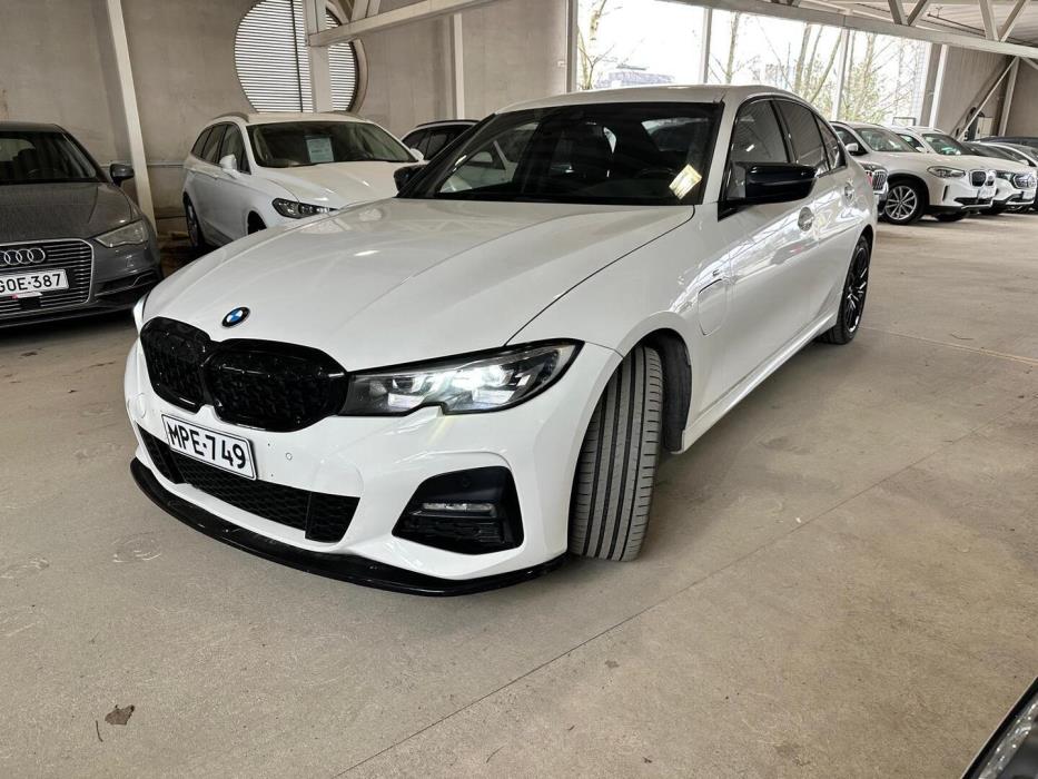 BMW 330 2020