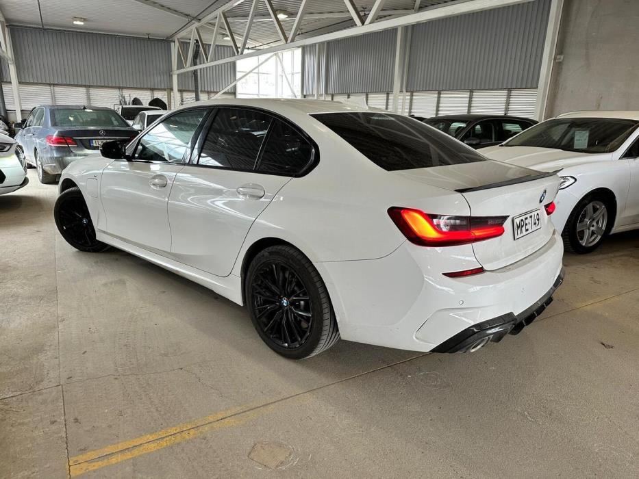 BMW 330 2020